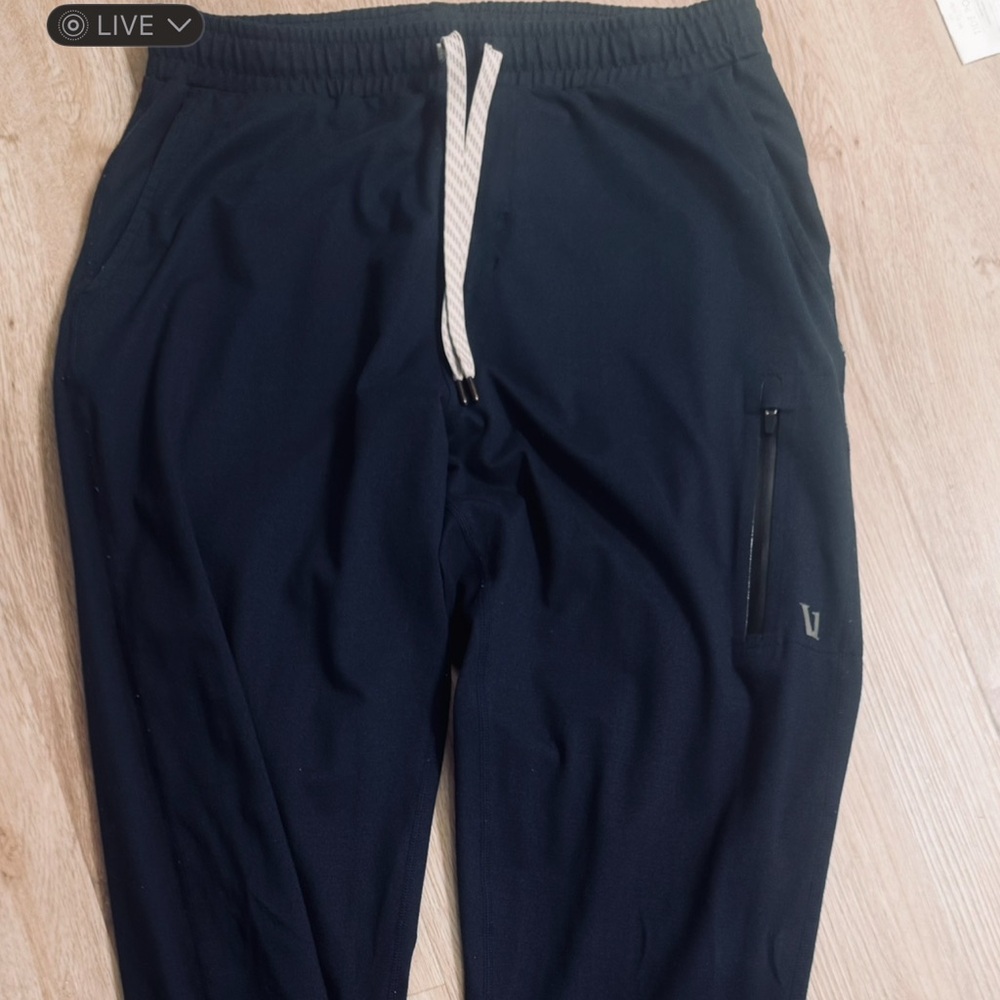 Vuori Sunday Performance Joggers Medium